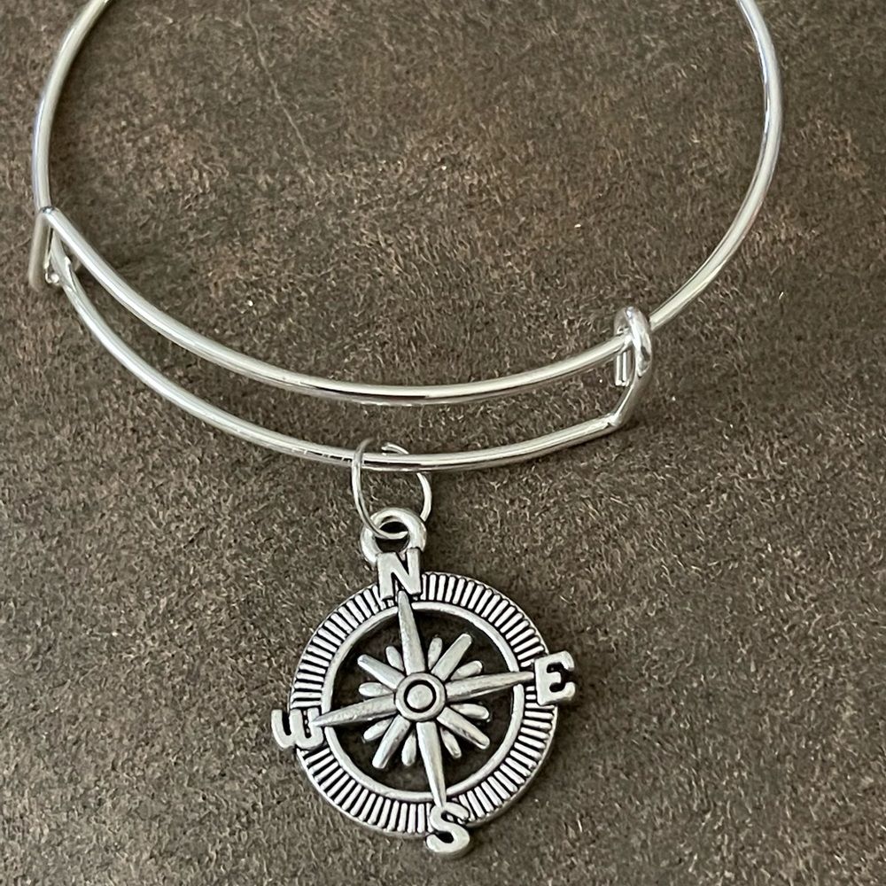 Compass bracelet